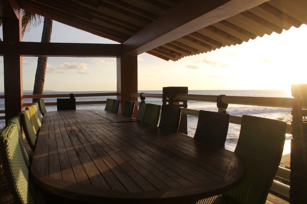 77 Sunset Plaza, Cisolok - 11