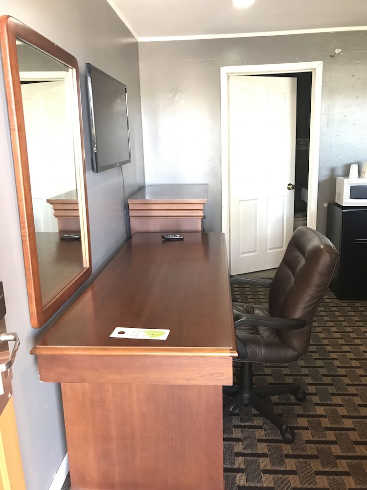 Economy Inn Motel
