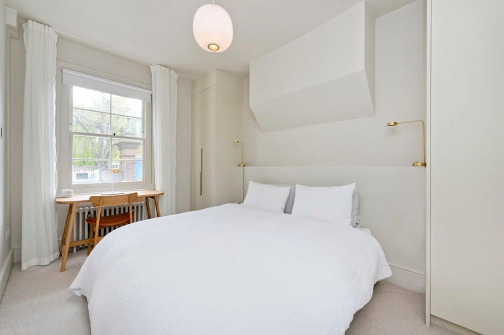 Designer Canal House 2 or 3 Bed Little Venice