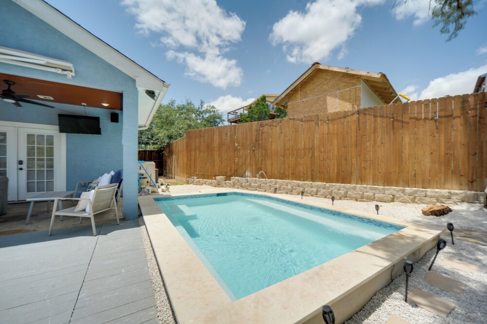 Heated Cocktail Pool & Spa: Canyon Lake Home