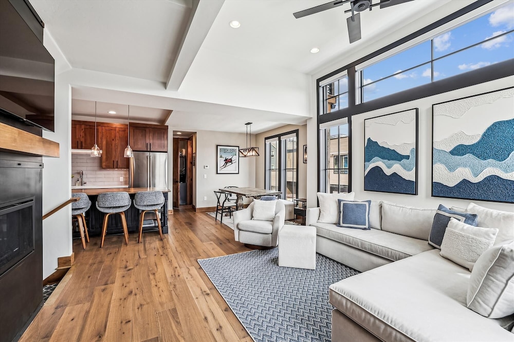 Decked Out Downtown 3 Bedroom Townhouse