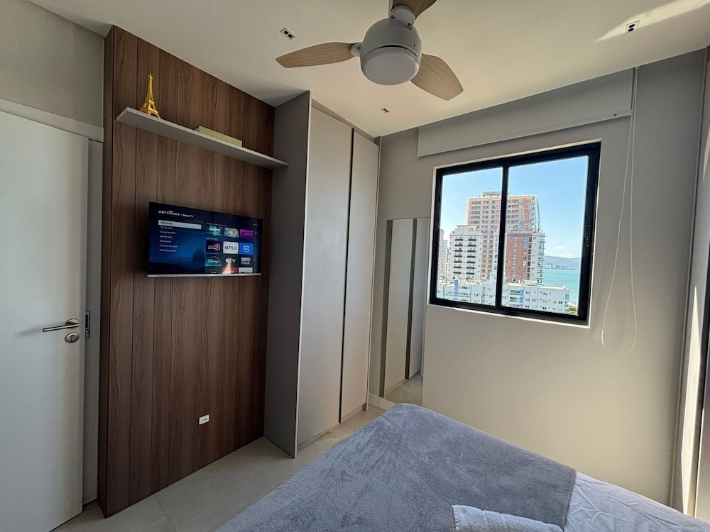 Partial Ocean View Apt w/ Barbecue Grill Axp1301