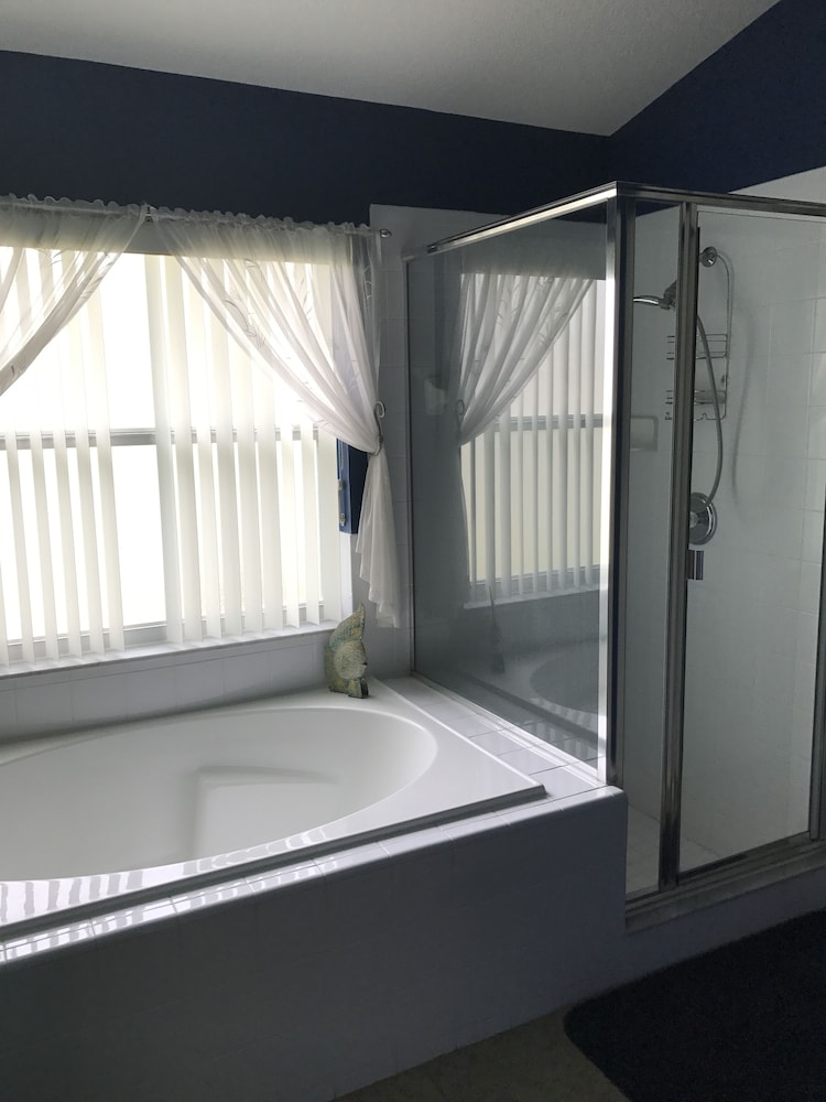 Davenport Vacation Homes by Shine FM