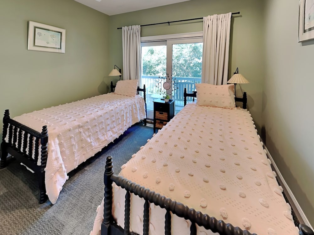 Shady Beaches by Topsail Realty