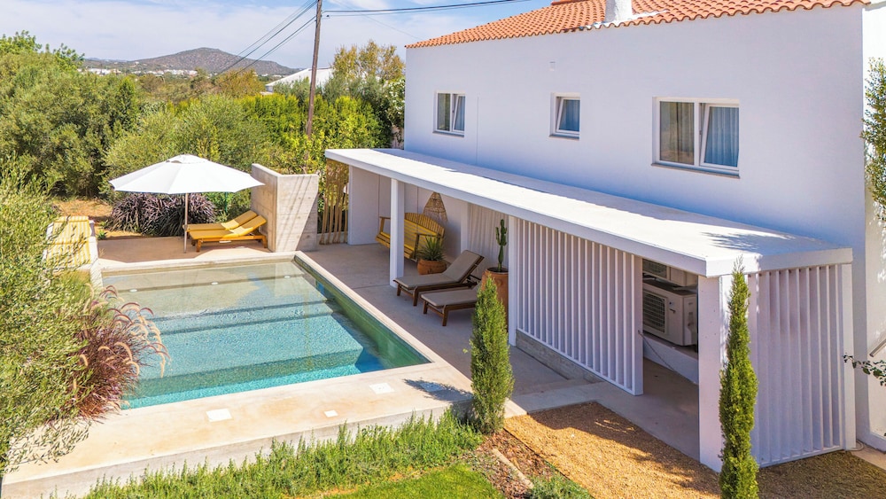 Laranjal Farm House