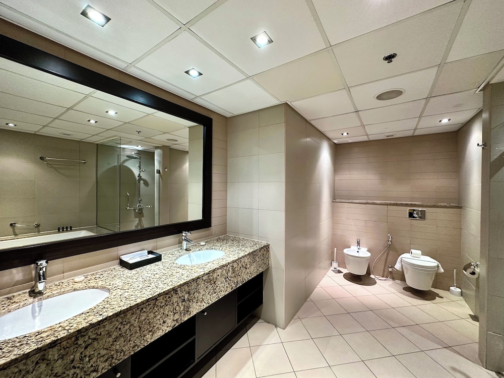 Lux BnB I Palm Jumeirah Resort I Palm Views