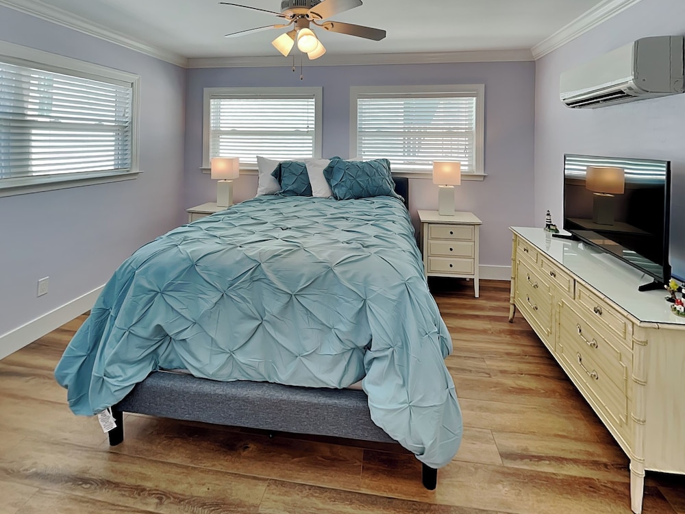 The Tides Retreat by Distinctive Beach Rentals