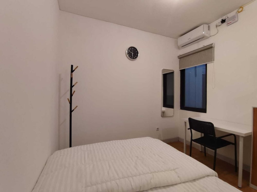 Golden Knight Suites | EcoHome Apartment