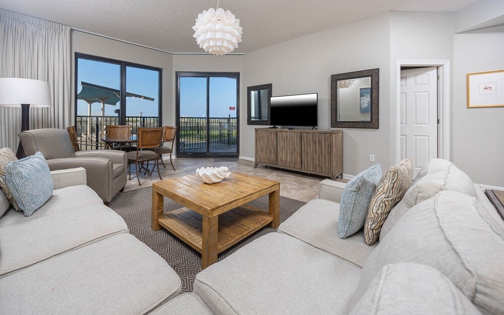 Phoenix X 104 3 Bedroom Condo