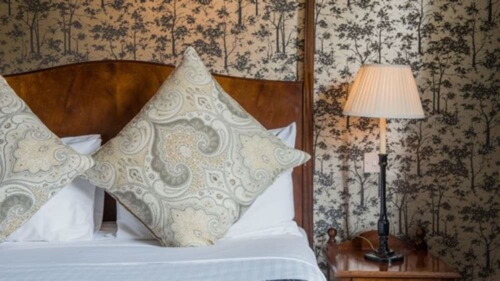 Bridgend Vacations - The Coed-Y-Mwstwr Hotel - Property Image 5