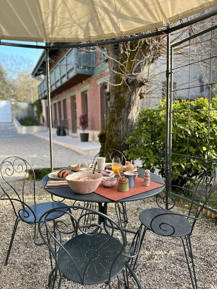 LA DEMEURE view 2