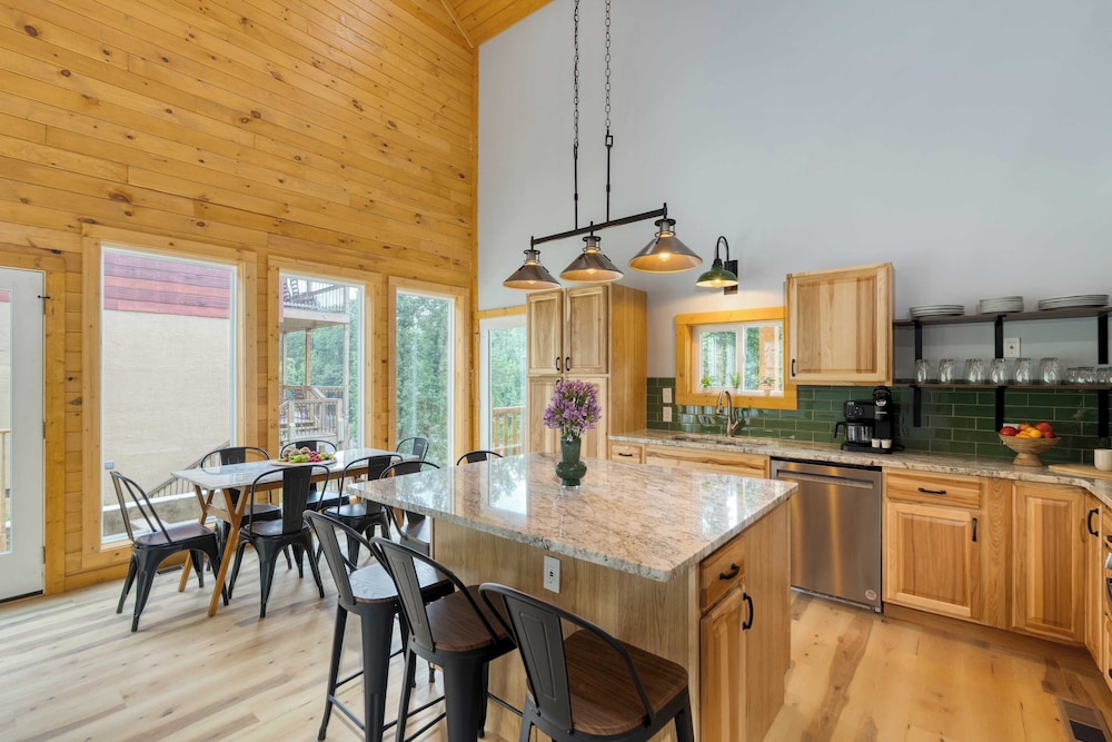 Cabin w/ Hot Tub, Game Room & Scenic Smoky Mountain Views Perfect by Avantstay