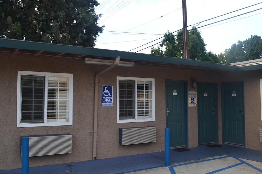 Searle Motel