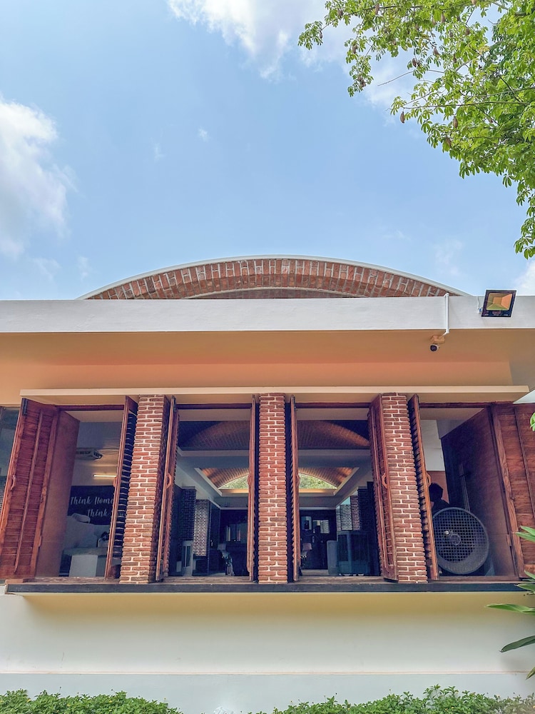 Truliv Bougan Villa