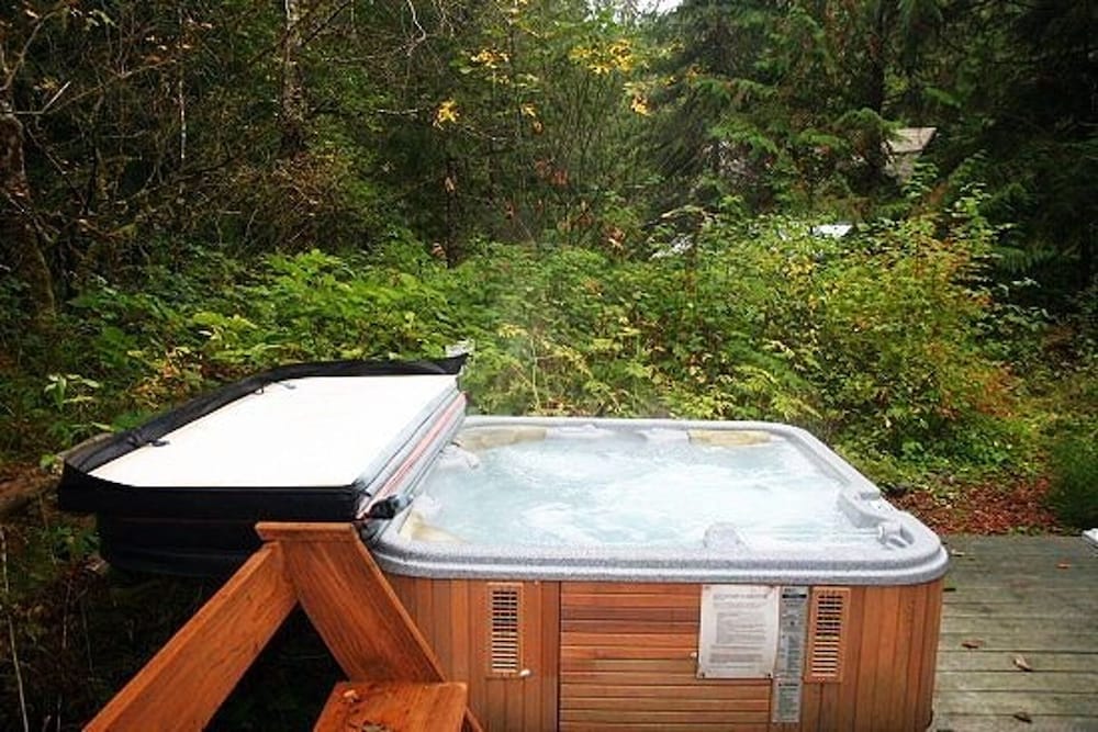 34SL - Hot Tub - BBQ - Ping Pong Table - Sleeps 8 view 5