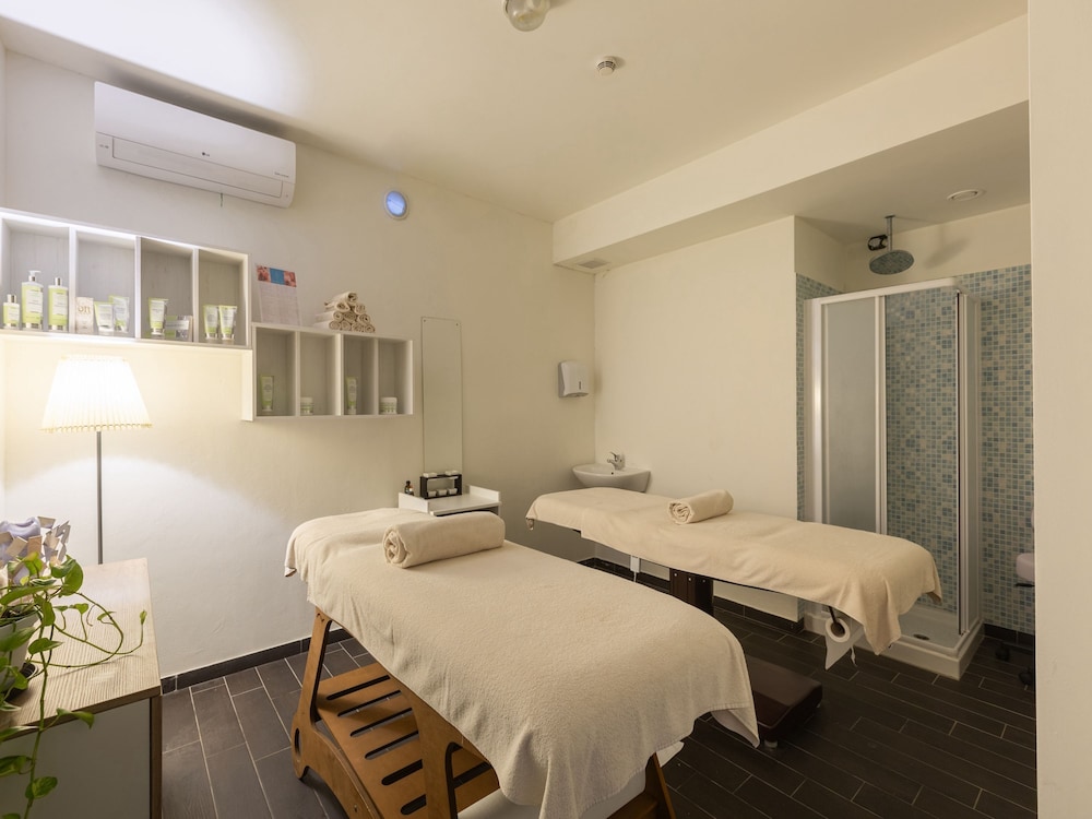 Residence Near the sea in Loano 4200
