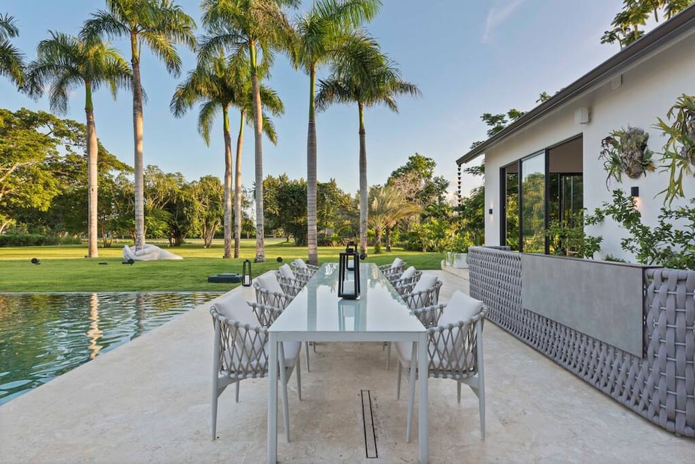Casa Cana Luxury Tropical Villa in Casa de Campo