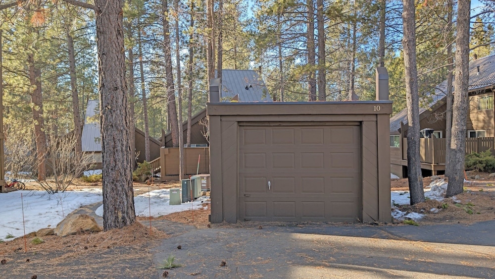 Pole House 10 2 Bedroom Cabin