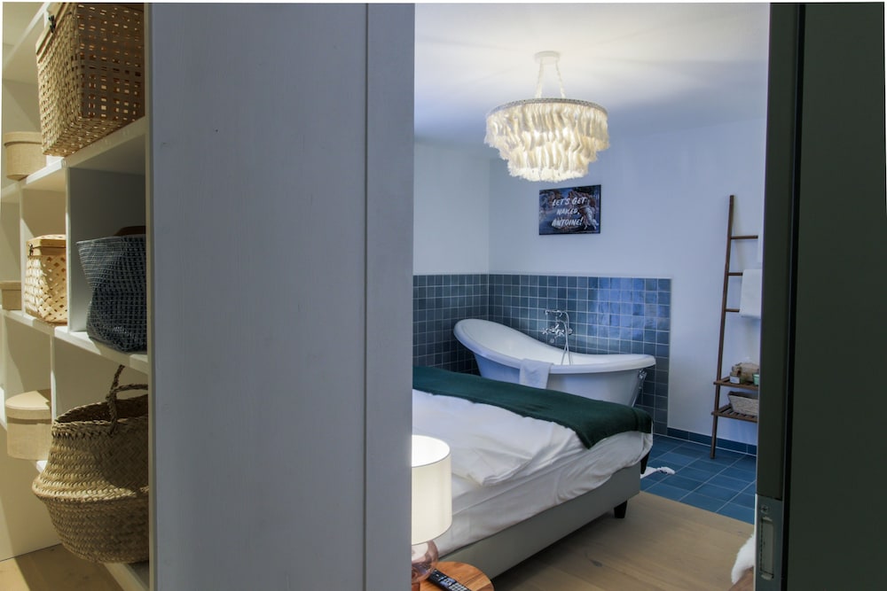 Chalet Antoine serviced apartments by Mirabeau view 5