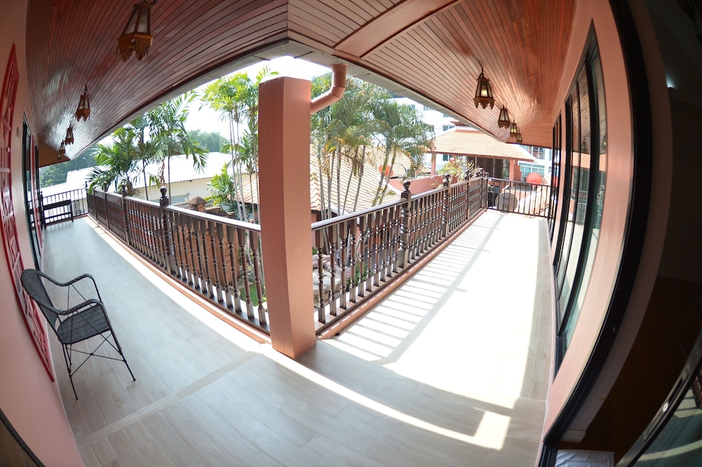 Pratamnak villa