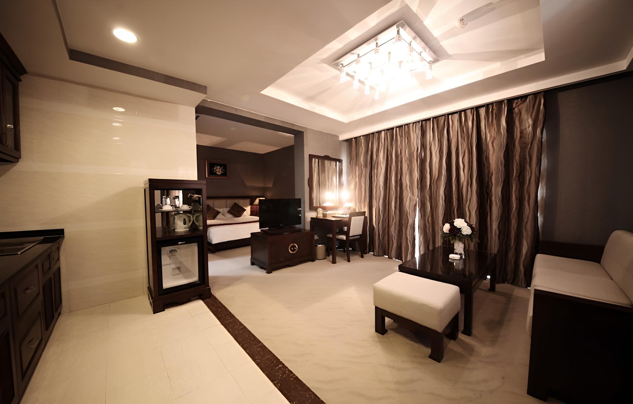 Level Hotel