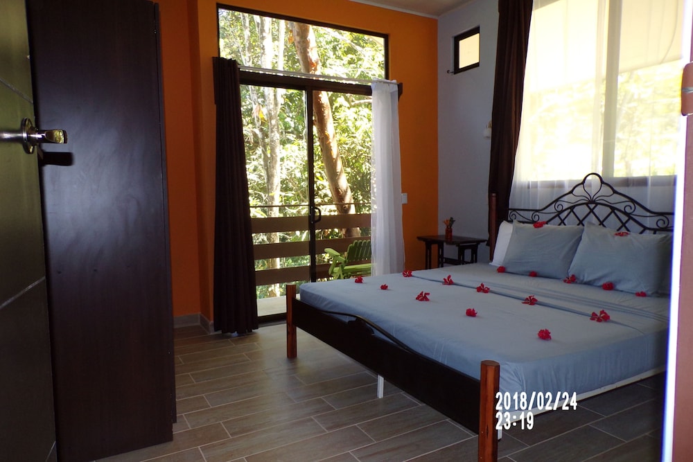 Mycasa's Bed and Breakfast