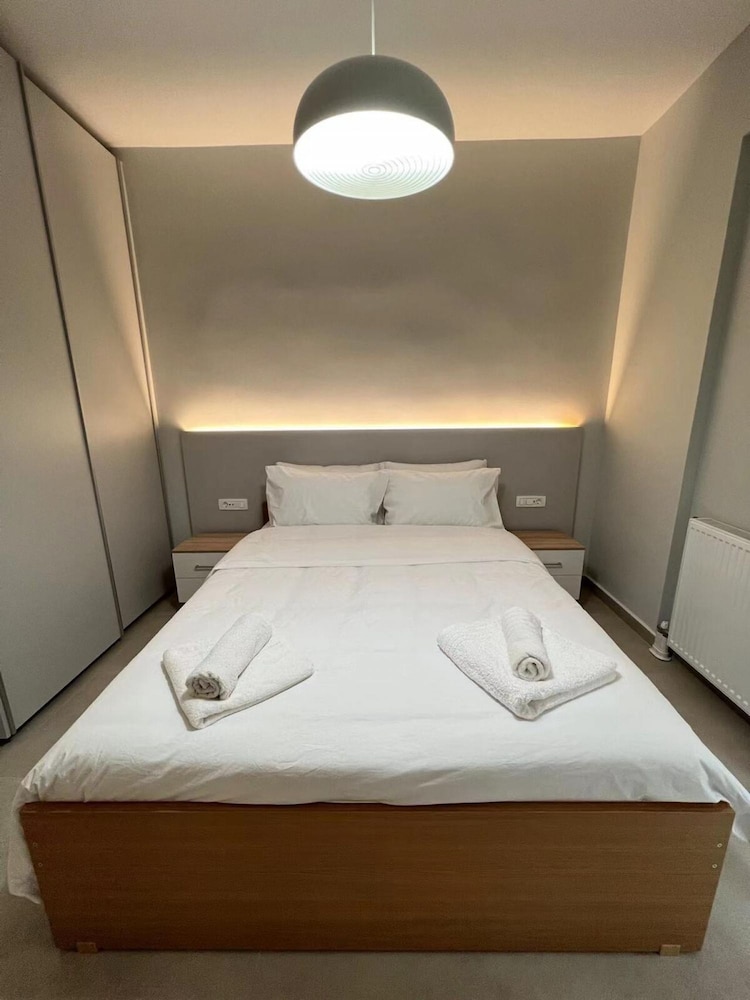 Embassy Apartment - I1