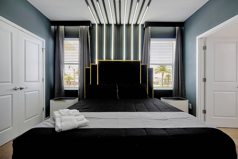Luxury and Sophisticated 15 BR Ensuite