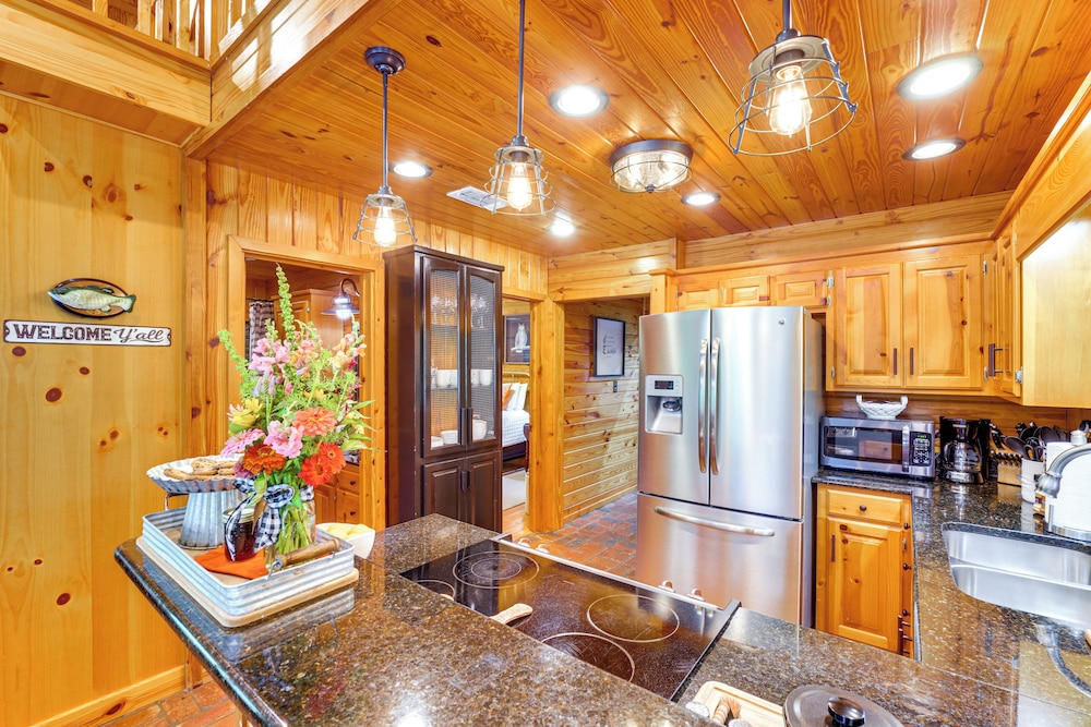 Riverfront Cabin w/ Outdoor Oasis in Seminary! - Property Image 33