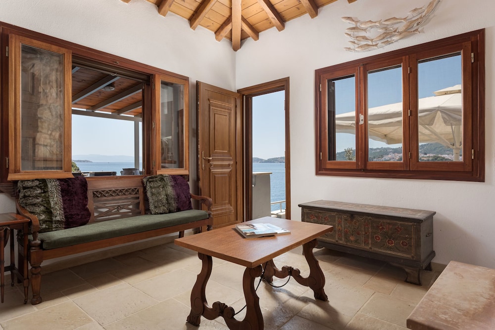 Porto Castello Villas