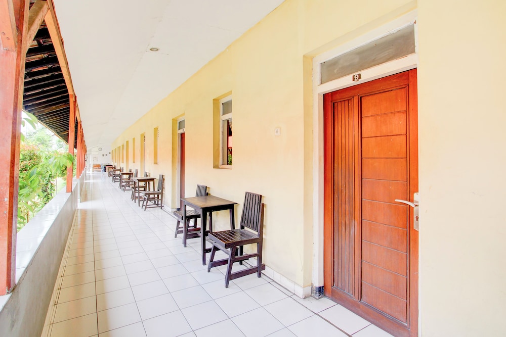 OYO 94761 Hotel Indah