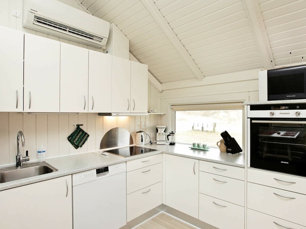 Modern Beach House - By Traum Ferienwohnungen view 3