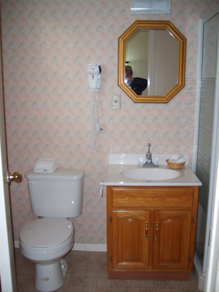 Capricorn Motel Royale Thousand Islands