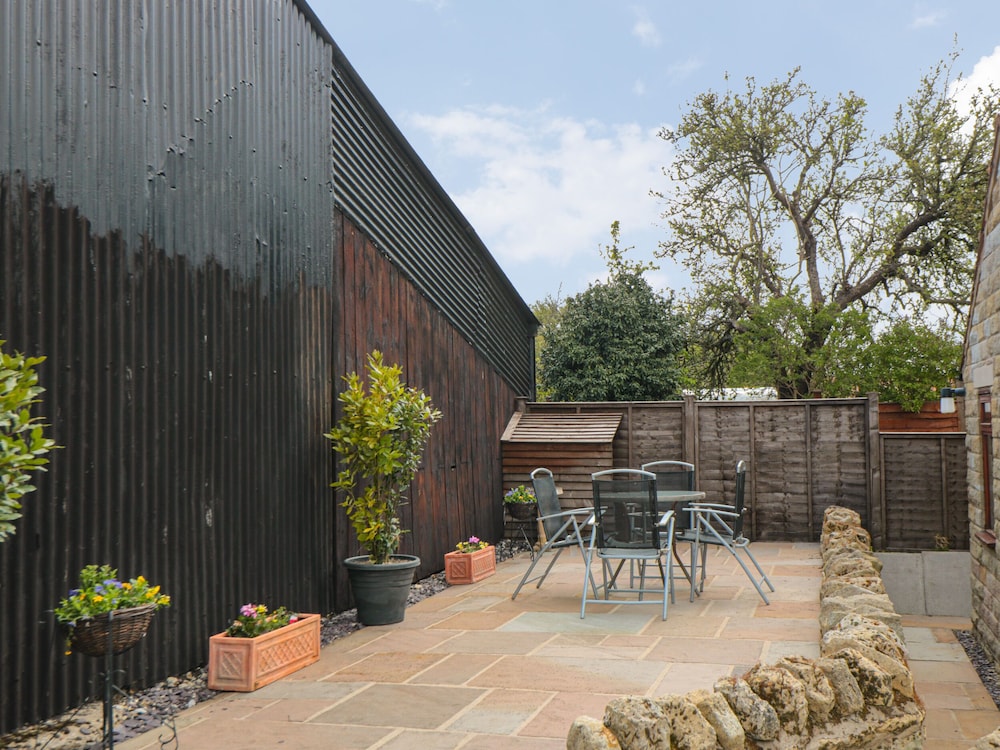 Farm Yard Cottage