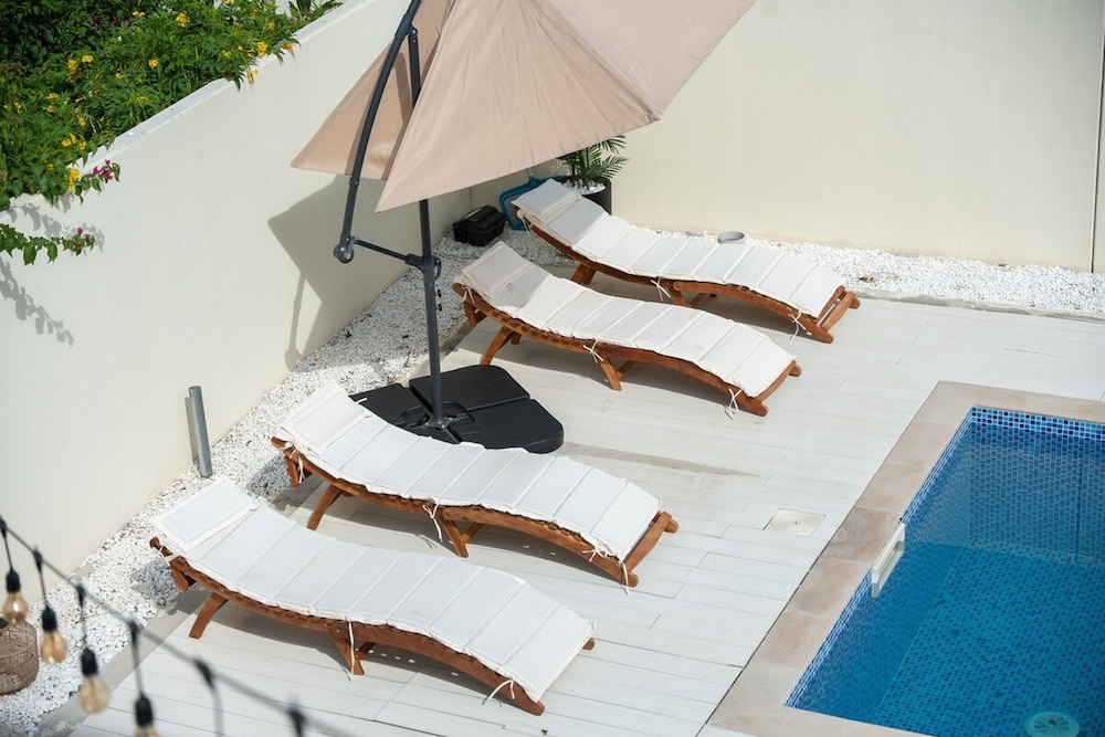 Luxurious Spacious 3-bedroom Villa With Private Pool at Springs 10
