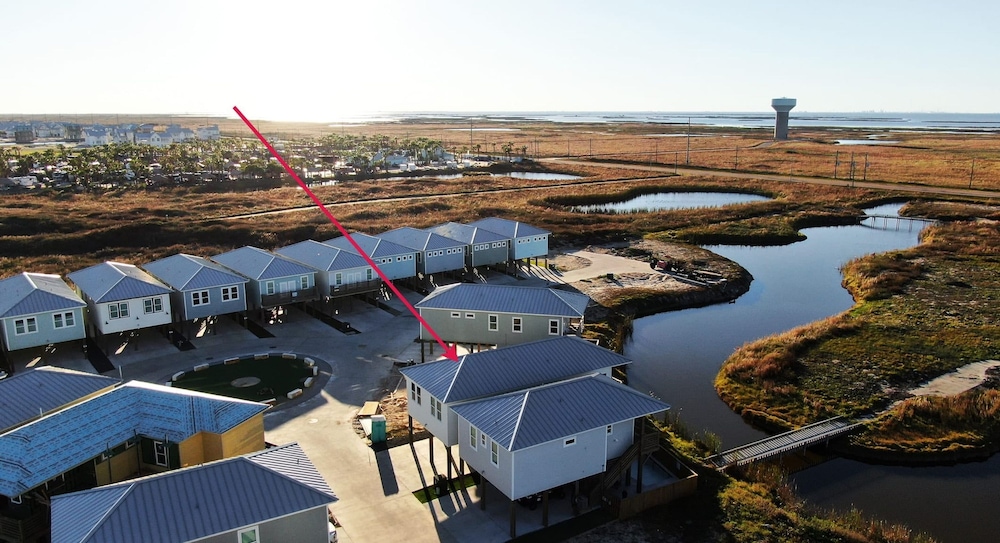 Cart-friendly Boardwalk to the Beach Private Pool Firepit Pond Views Bayview