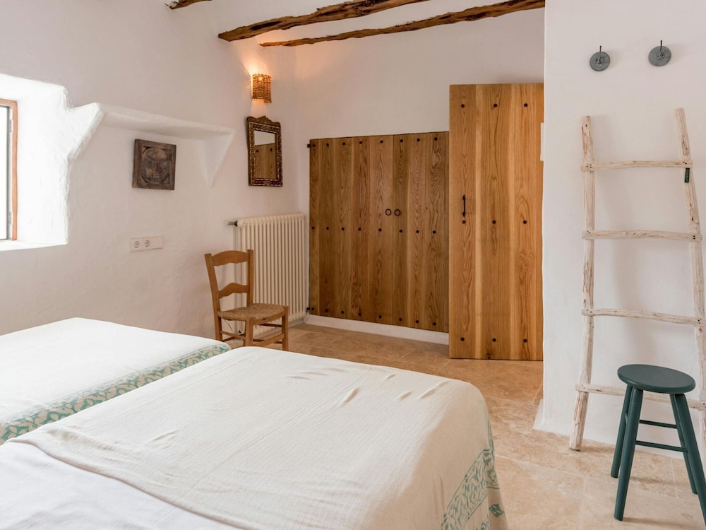 Holiday Home With Spacious Rooms