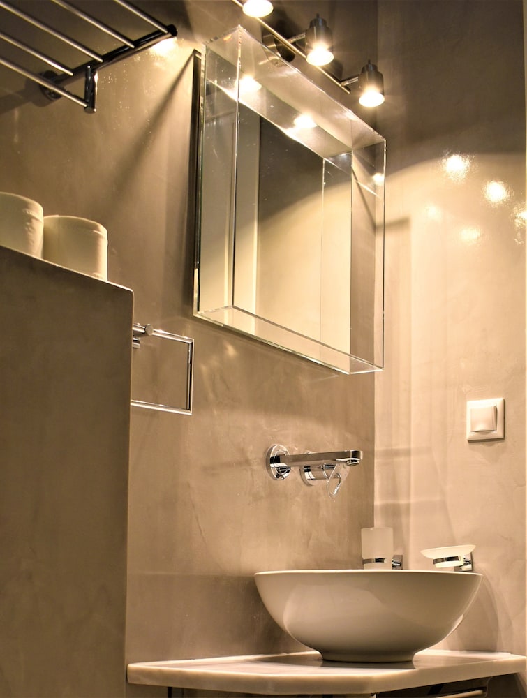 Acropolis Suites