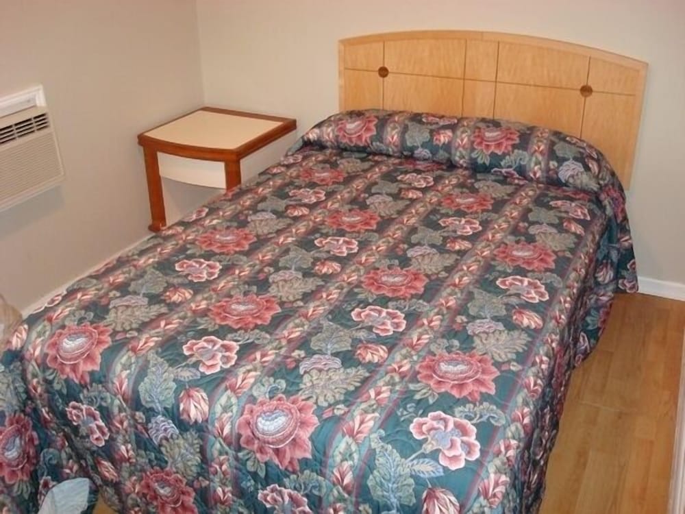 Four Winds Motel