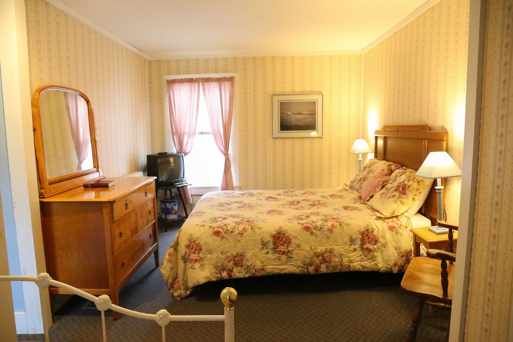 Plymouth Vacations - Salt Ash Inn - Property Image 44