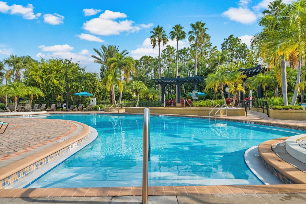 New Modern Vista Cay Reserve Condo - 6006