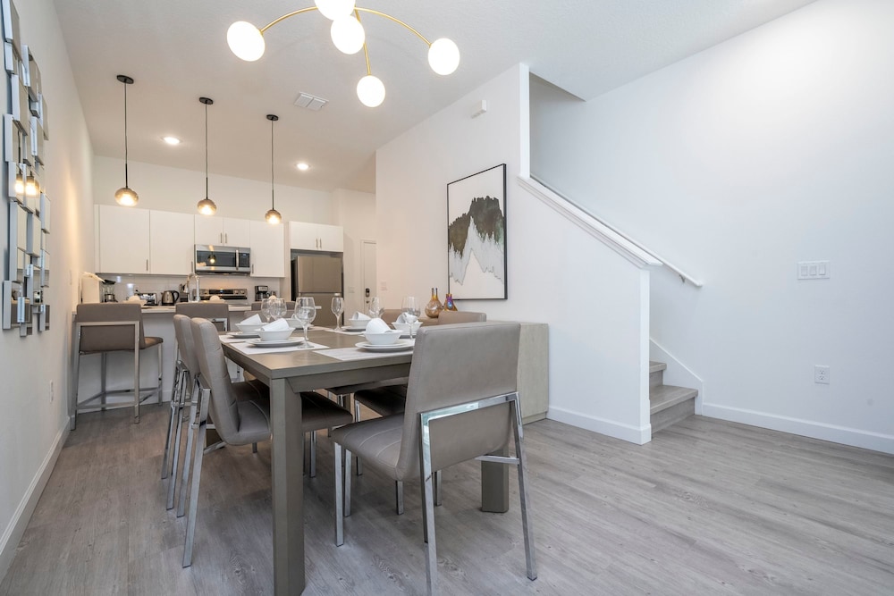 Brand new 4 Bed With Loft Villa for all