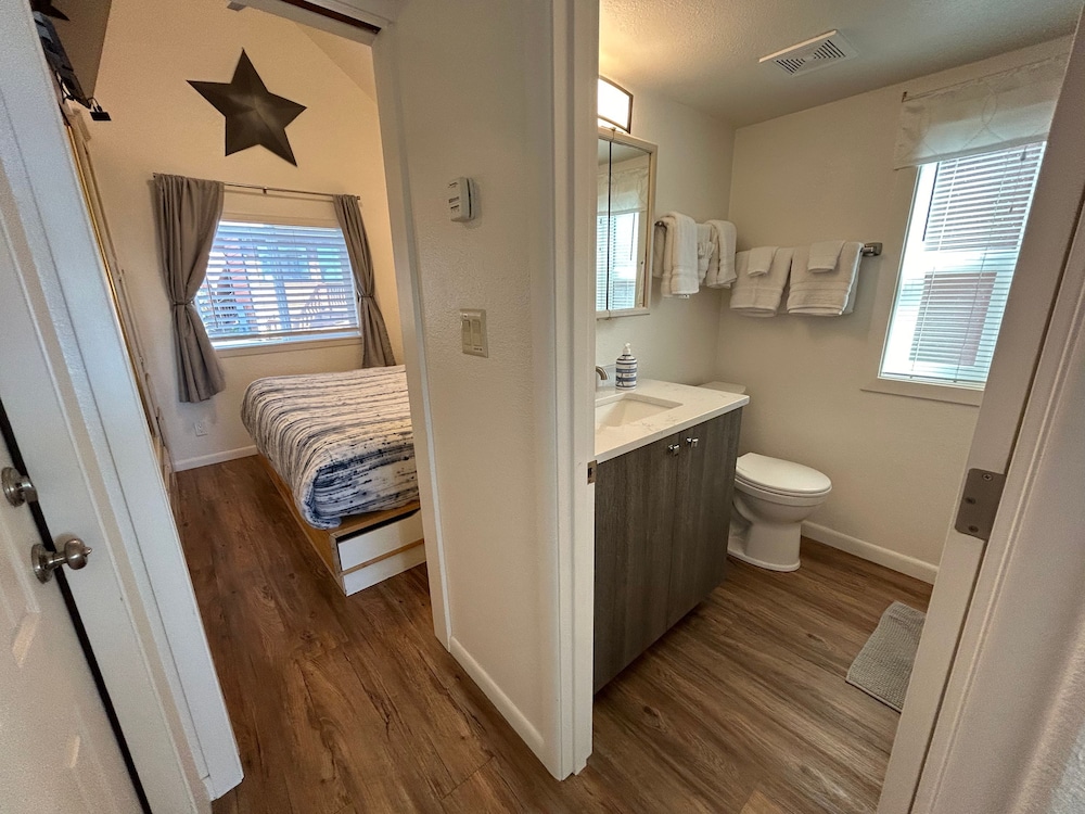 Oceanfront Cabin 10 Jacuzzi Breathtaking Views