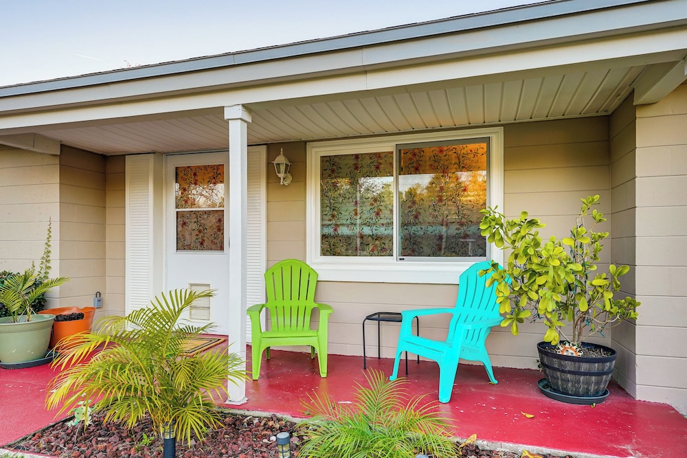 Pet-friendly Horse Capital Hub w/ Patio & Yard