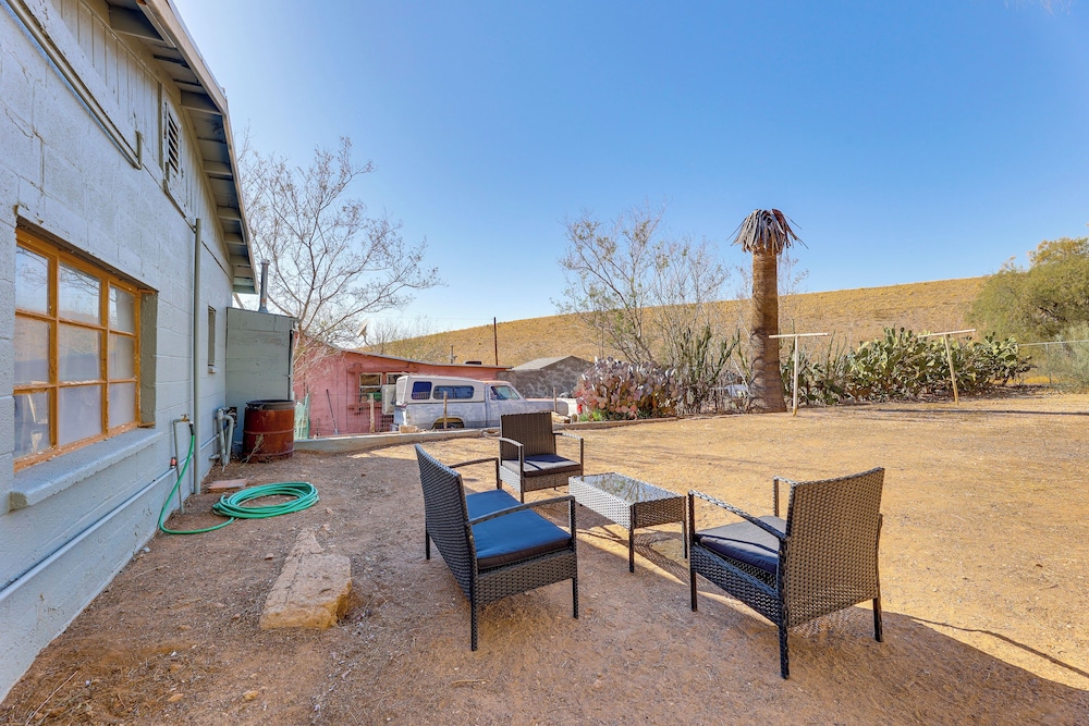Fenced Yard & Mtn Views: Dog-friendly Superior Gem