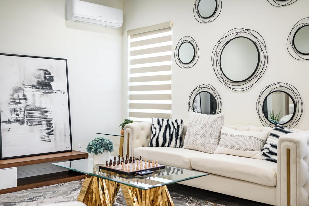 Stylish New Home Bright, Modern & Fully Stocked