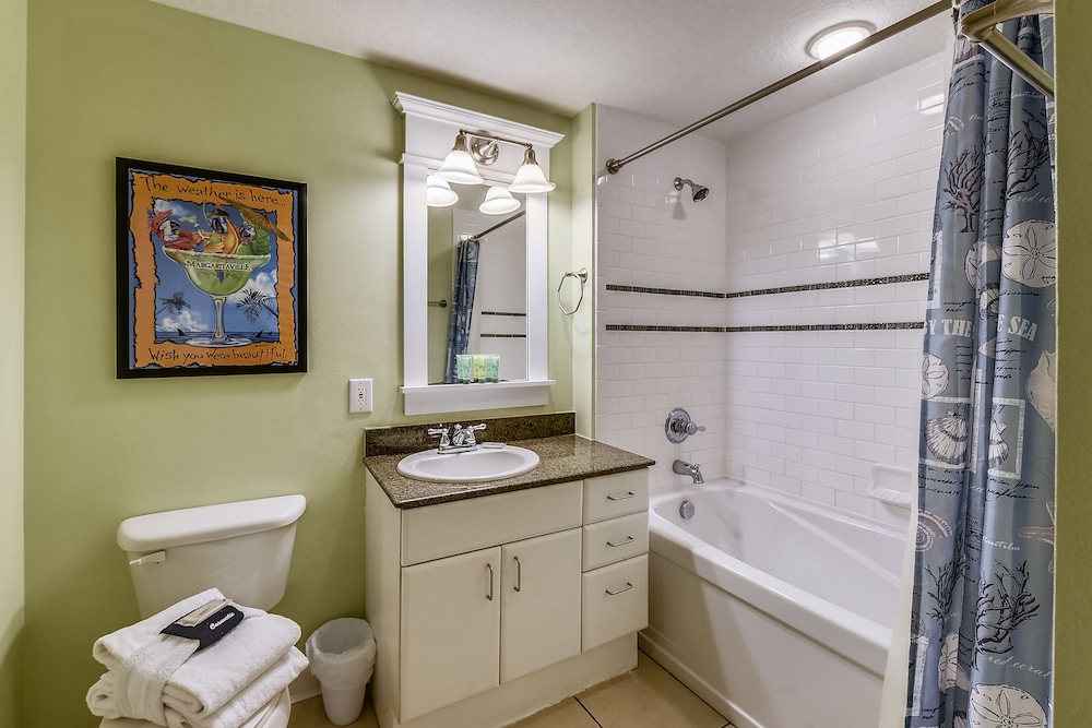 Grand Panama Beach Resort by Book That Condo