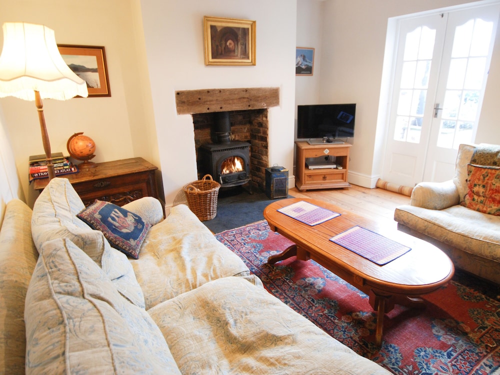 2 Ashby Place