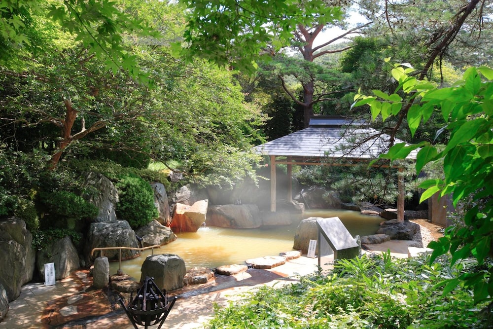Kagaribi No Yu Ryokusuitei