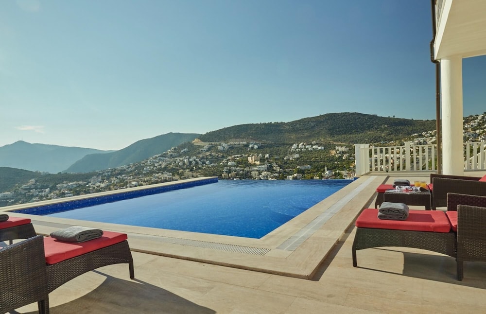 Villa Mars - Exceptional 4 bed Villa With 2 Pools view 2